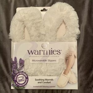 White Warmies Slippers Women’s Sizes 6-10 NEW